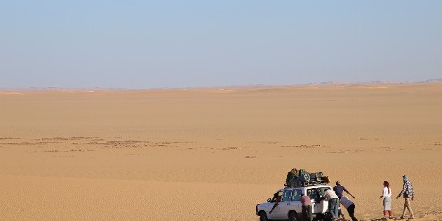 Mit dem Geländewagen durch die nubische Wüste