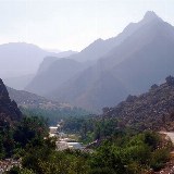 Bei der Fahrt zum Wadi kann man nicht erkennen, welch schöner Ort einen gleich empfangen wird.