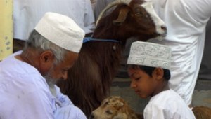 Familienzusammenhalt und das Weitergeben von Wissen und Werten ist in Oman noch sehr wichtig.