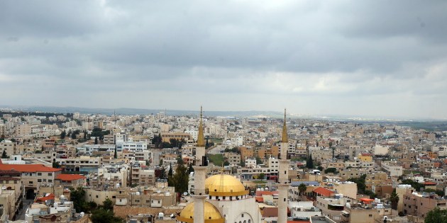 Blick auf die goldenen Kuppeln der Moschee