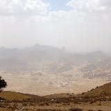 Auf der Fahrt nach Petra genießen Sie eine schöne Aussicht über die Landschaft